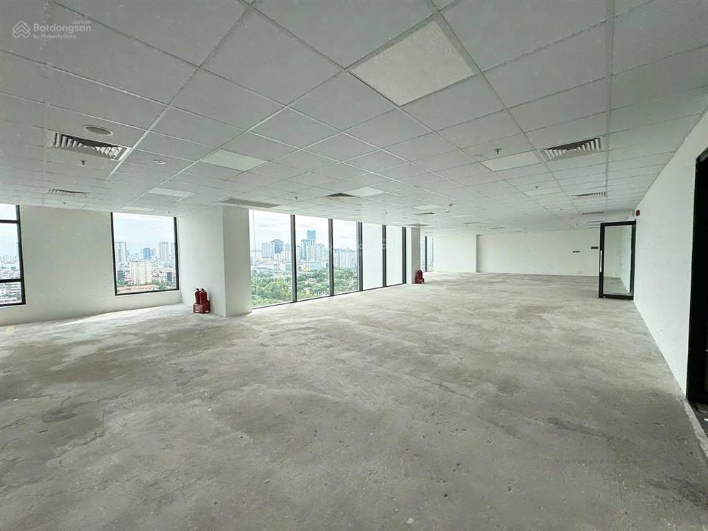 Cho thuê văn phòng 145m2 giá siêu rẻ tại rox tower 136 hồ tùng mậu, giá chỉ 238 nghìn/m2