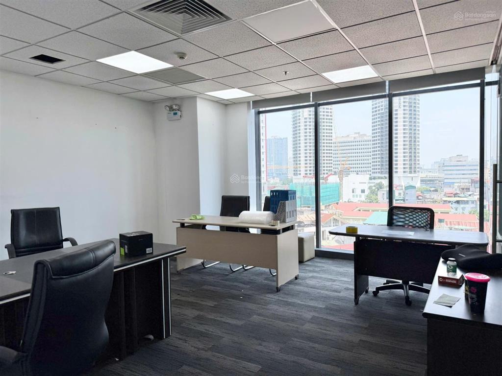 Cho thuê văn phòng 127m2 full nội thất tại duy tân, giá chỉ 344 nghìn/m2/th, hàng hot