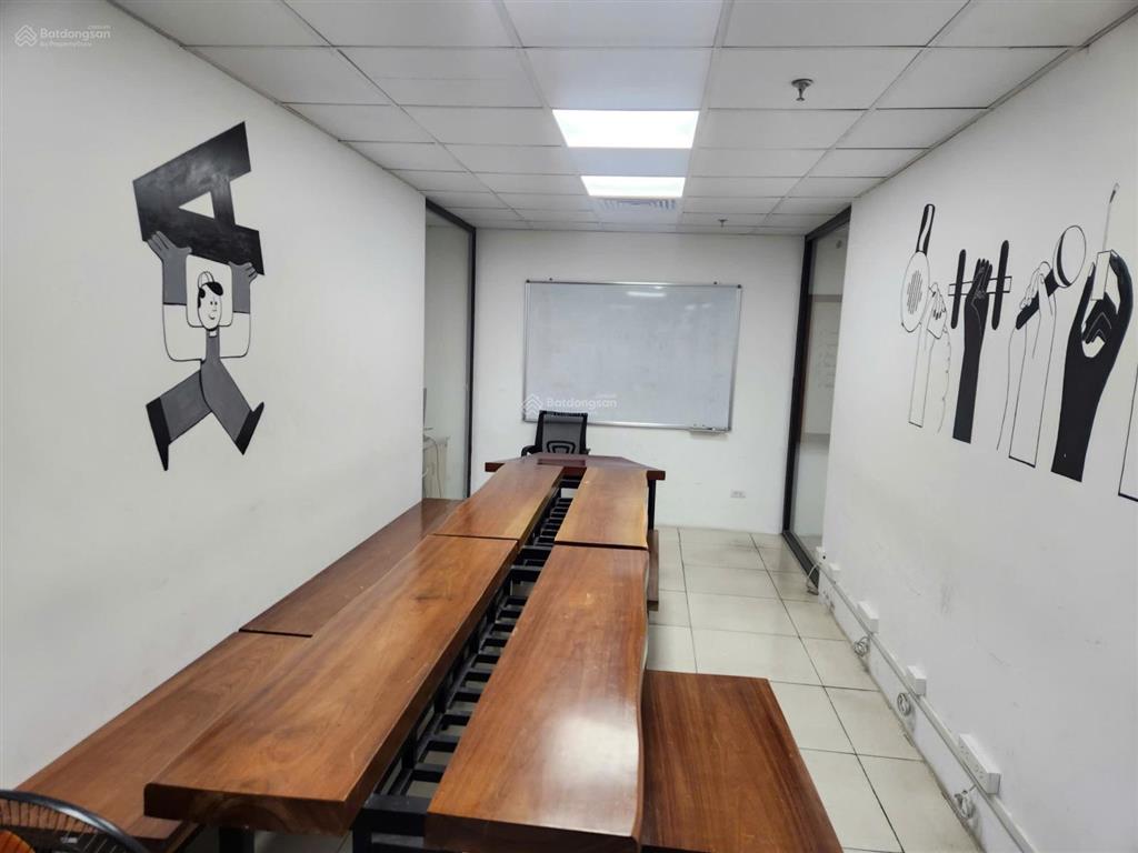 Cho thuê văn phòng, trung tâm đào tạo đẹp xuất sắc tại bạch mai, dt 315m giá chỉ 278 nghìn / m2