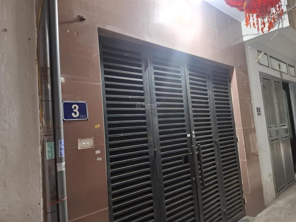 Chủ cần bán rất gấp gấp gấp!
nhà 45m26 tầng ab 9tỉhai mặt ngõ,sát phố ồ tô lùi cửa 7 phò