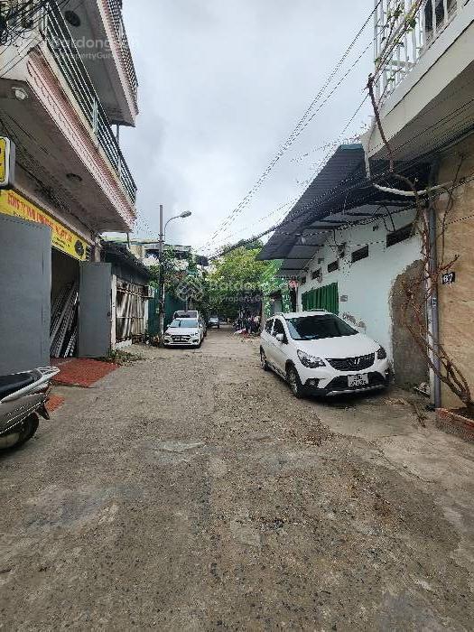 Nhà 101m2  3 tầng  giá hơn 10 tỷ  mt 5.2m, đang cho thuê 20 tr/ tháng, ngõ ô tô tránh