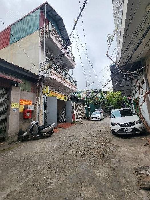 Nhà 101m2  3 tầng  giá hơn 10 tỷ  mt 5.2m, đang cho thuê 20 tr/ tháng, ngõ ô tô tránh