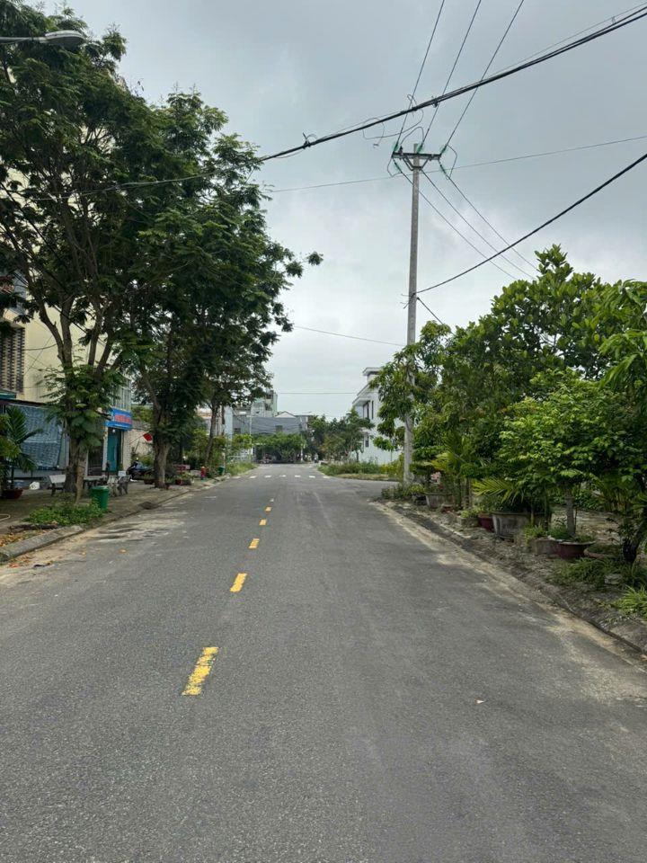 10,7 tỷ/240m2 sàn.Nhà đường Tùng Thiện Vương, 3 tầng,4 P ngủ,khu Nam Việt Á, sát BV 600 giường.