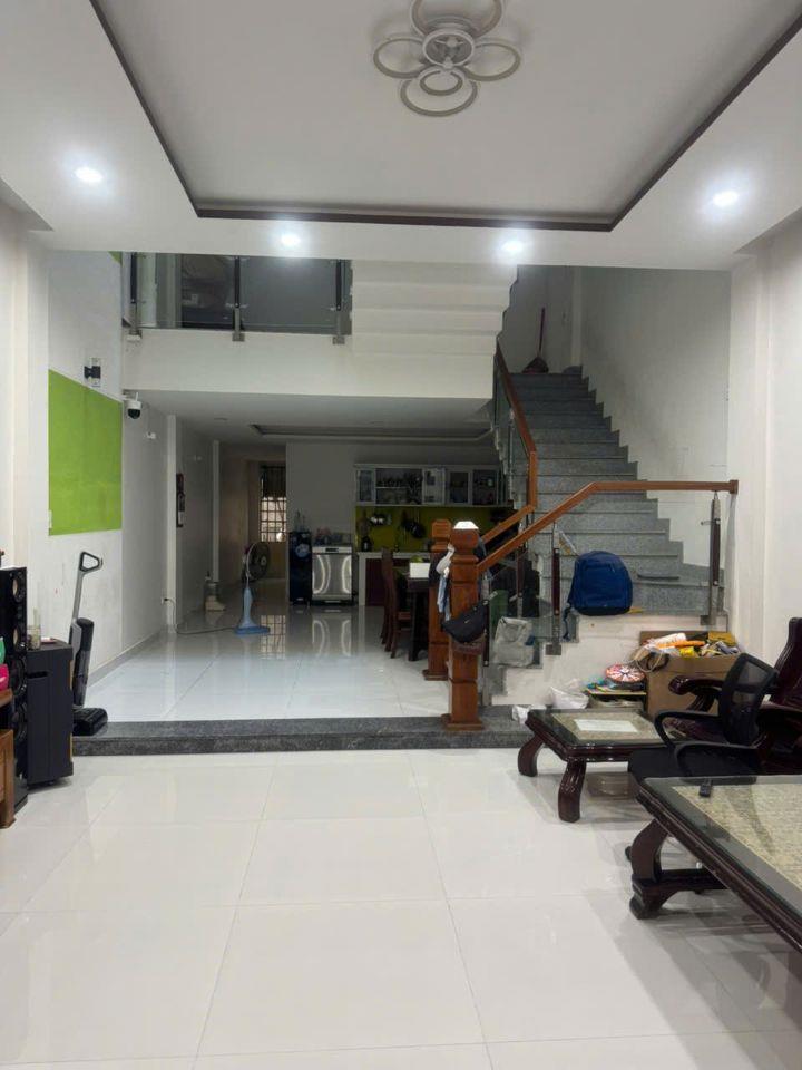 10,7 tỷ/240m2 sàn.Nhà đường Tùng Thiện Vương, 3 tầng,4 P ngủ,khu Nam Việt Á, sát BV 600 giường.