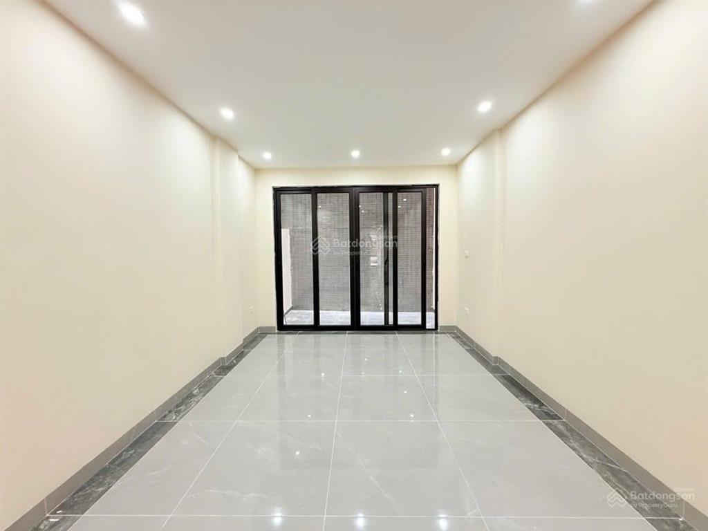Siêu phẩm  đống đa  nhà mới  lõi đống đa  6 tầng thang máy  ô tô tránh  gara ô tô 7 chỗ