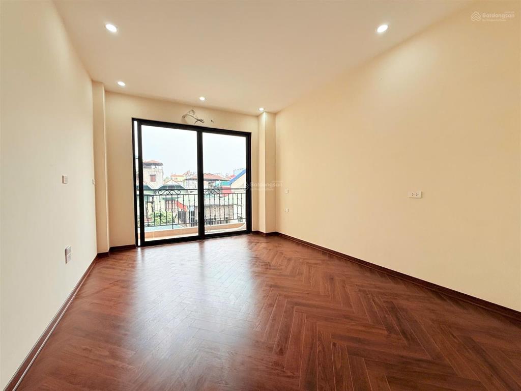 Siêu phẩm  đống đa  nhà mới  lõi đống đa  6 tầng thang máy  ô tô tránh  gara ô tô 7 chỗ