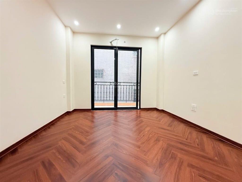 Siêu phẩm  đống đa  nhà mới  lõi đống đa  6 tầng thang máy  ô tô tránh  gara ô tô 7 chỗ