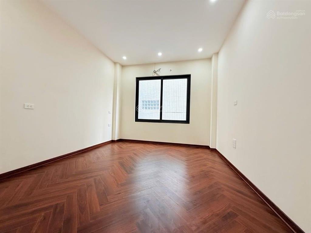 Siêu phẩm  đống đa  nhà mới  lõi đống đa  6 tầng thang máy  ô tô tránh  gara ô tô 7 chỗ