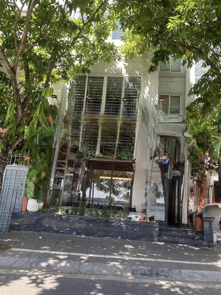 Siêu phẩm  mặt phố nguyễn đình thi lô góc 3 mặt thoáng view hồ tây cực hiếm một tron