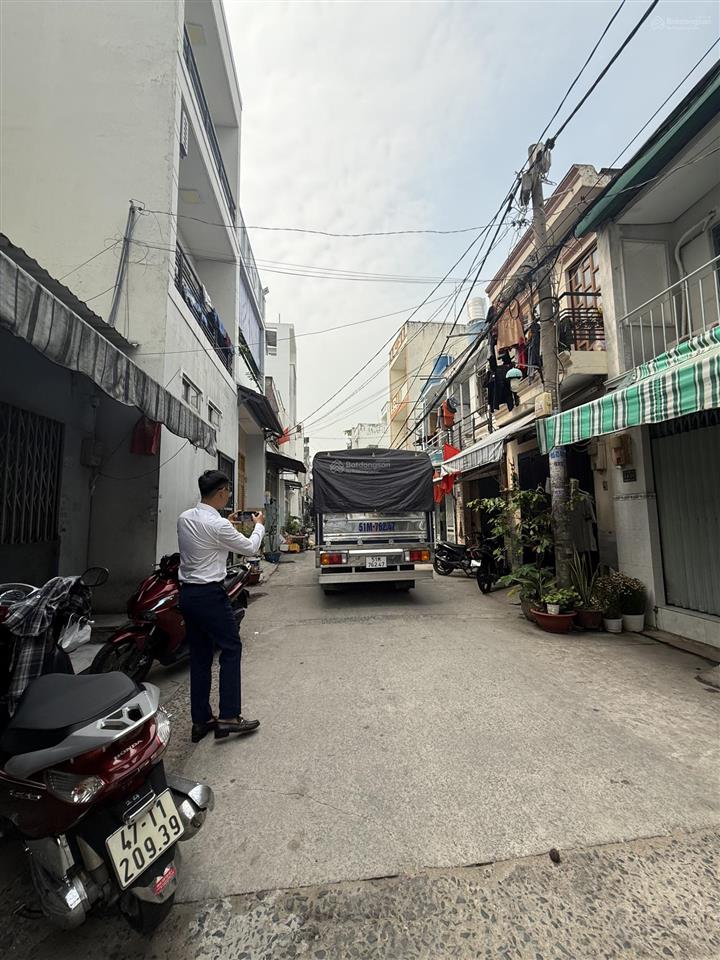 4x8,5 giá 4,3tỷ thương lượng đường số 4 bình tân