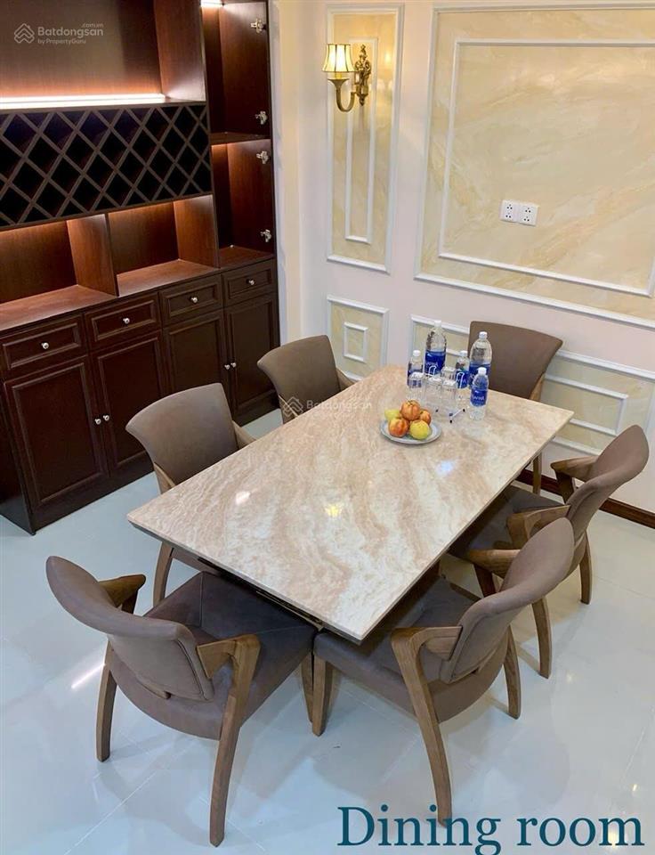 Bán căn hộ cc hado centrosa garden giá siêu hời, view đẹp