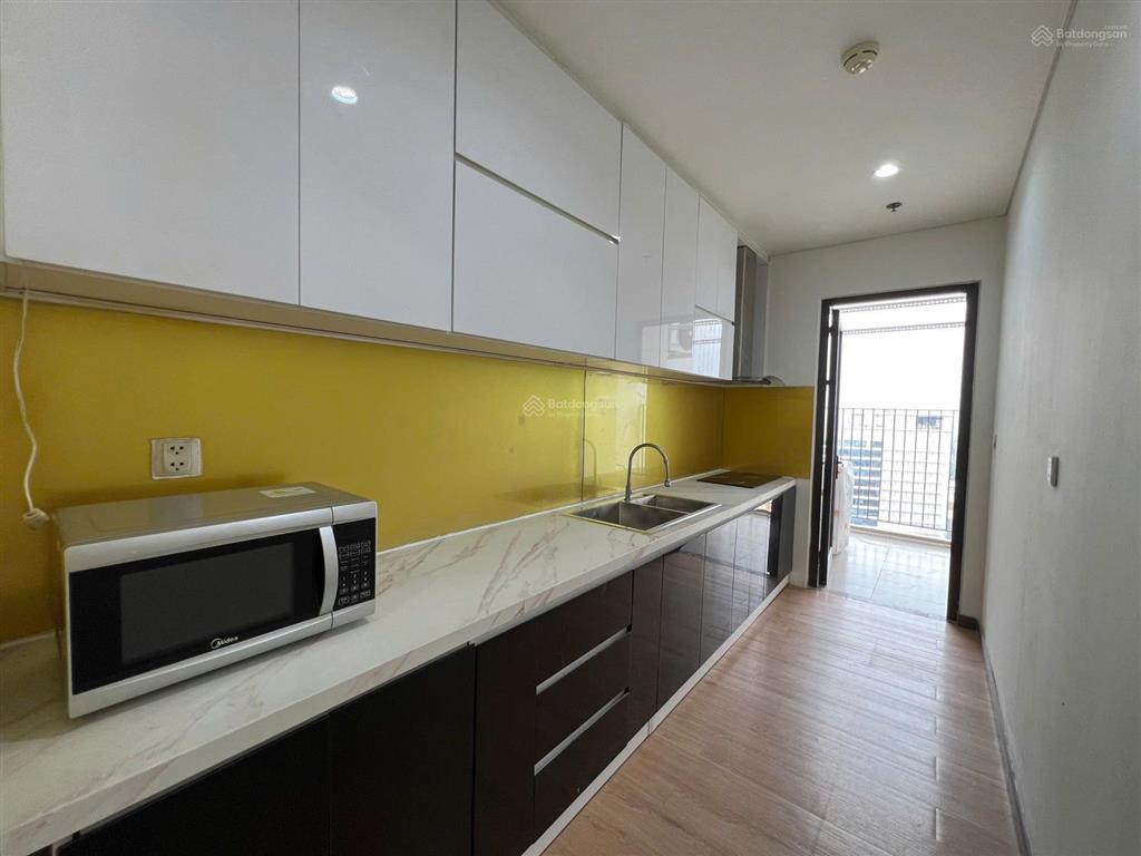 Cho thuê căn hộ 3pn, 2wc, 106m2 tại hado centrosa garden, 30 triệu vnd