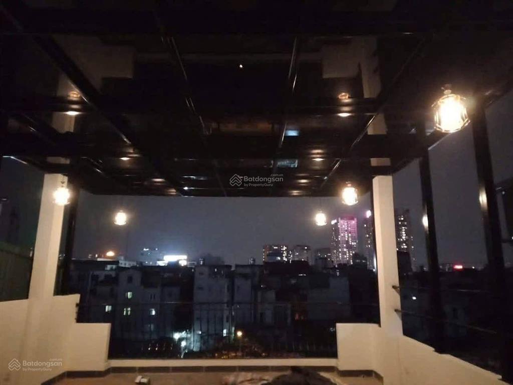 Bán nhà giải phóng  50m, 5t, mt 5,6m, 27 tỷ  vỉa hè , ô tô tránh, làm vp, cty vừa ở  hoàng mai.