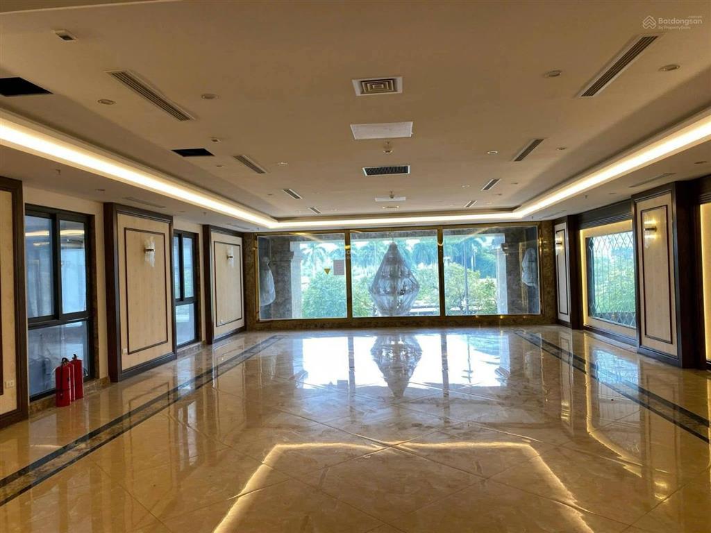 Tòa nhà văn phòng mặt phố khúc thừa dụ, cầu giấy 150m, 9t, mt 8,6m, 110 tỷ  cầu giấy