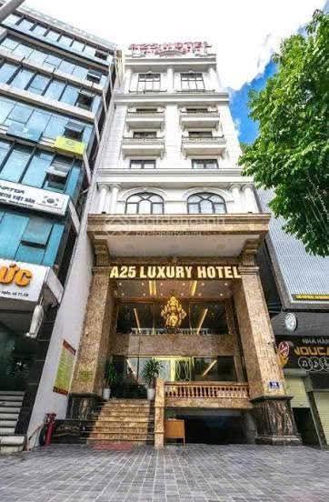 Tòa nhà văn phòng mặt phố khúc thừa dụ, cầu giấy 150m, 9t, mt 8,6m, 110 tỷ  cầu giấy