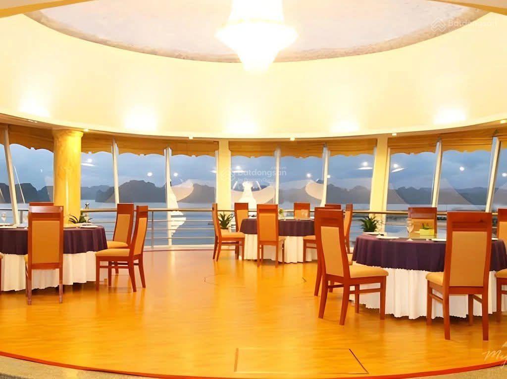 Siêu hiếm, giảm chào 65 tỷ, bán khách sạn sao mai đảo tuần châu 2388m2, 10t, 165 tỷ, quảng ninh