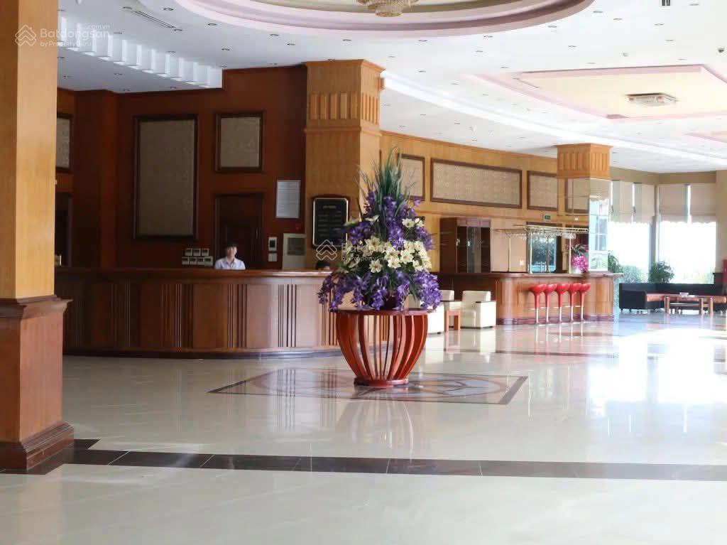 Siêu hiếm, giảm chào 65 tỷ, bán khách sạn sao mai đảo tuần châu 2388m2, 10t, 165 tỷ, quảng ninh