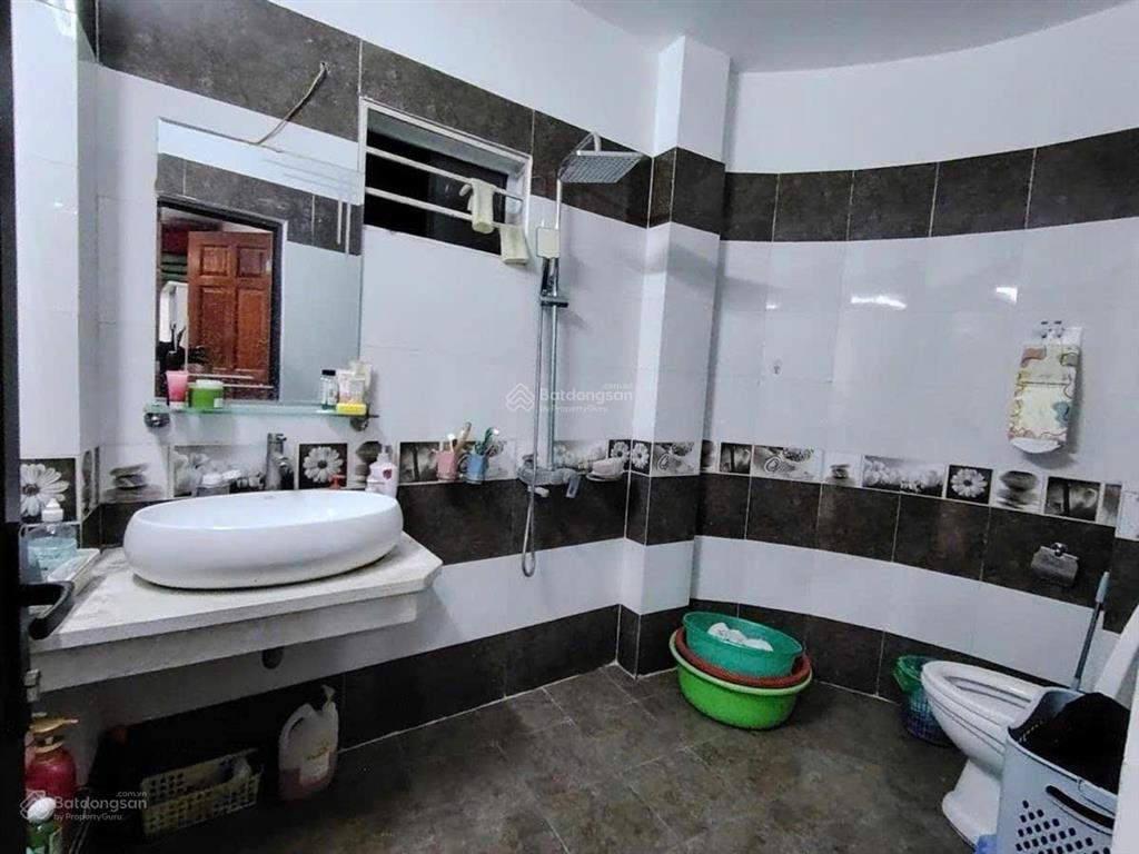 Hàng hiếm cầu giấy 38m ngõ thông gần vđ 2.5 8.5 tỷ