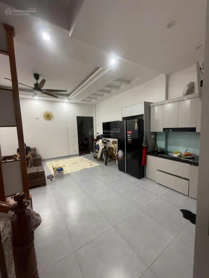 Hiếm xuân thuỷ, cầu giấy ngõ ba gác gần ô tô