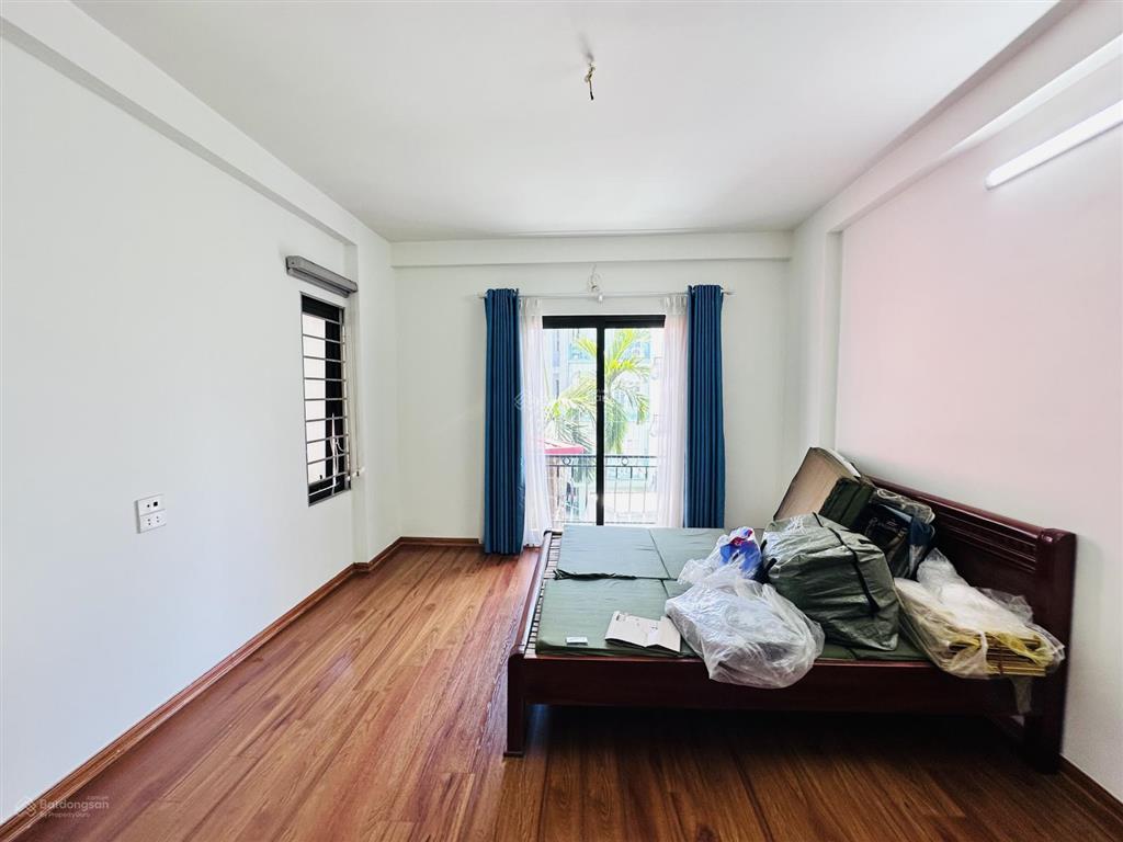 Phạm văn đồng 40m2 nhà đẹp lung linh ô tô đỗ cổng ngõ thông nhỉnh 8tỷ