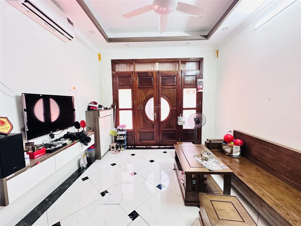 Phạm văn đồng 40m2 nhà đẹp lung linh ô tô đỗ cổng ngõ thông nhỉnh 8tỷ