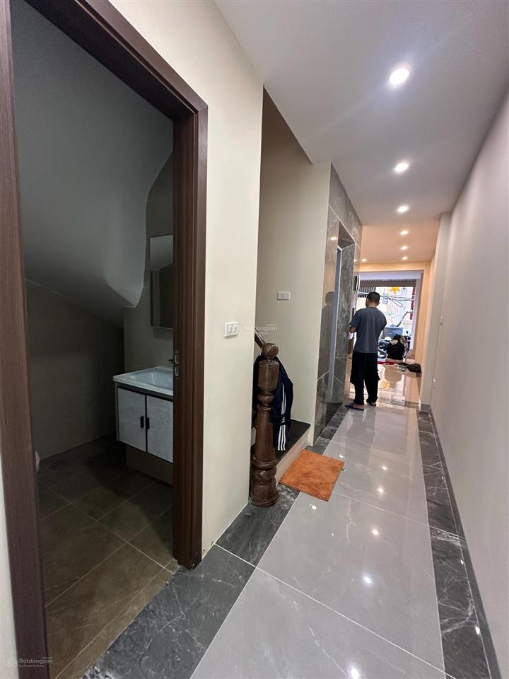 Hàng hiếm lạc long quân lô góc 6 tầng thang máy