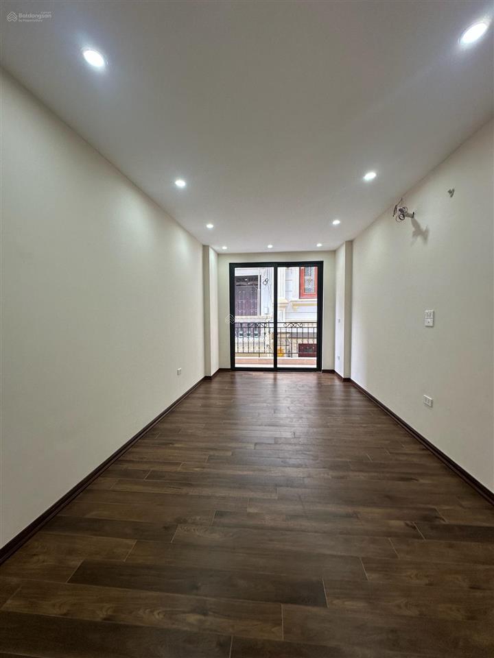 Hàng hiếm lạc long quân lô góc 6 tầng thang máy