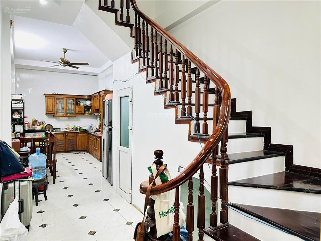 Mớt bán giảm tiếp đức thắng 50m 4 tầng ô tô đỗ cửa ngõ thông 7,8 tỷ