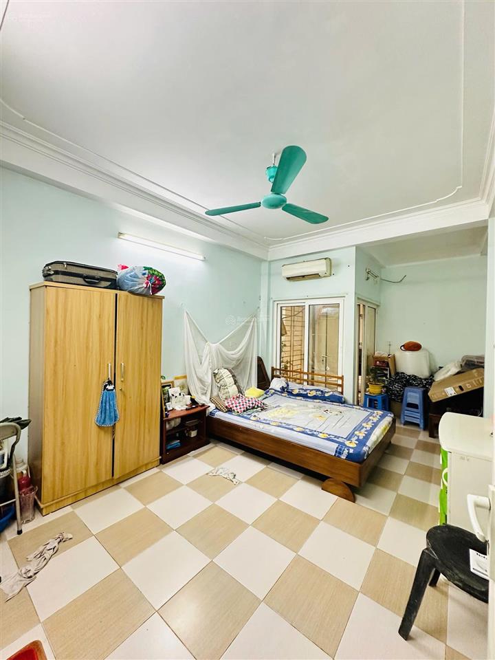 Nhà dân xây kiên cố trần cung 33m 5 tầng 3 phòng ngủ vài phút ra mặt phố 7,4 tỷ