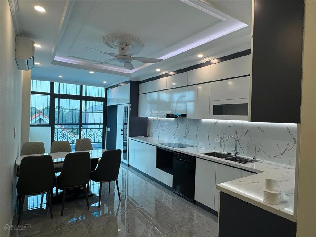 Hạ sâu 3,9 tỷ giá mới chỉ 10.x tỷ! 7 tầng thang máy gara ô tô vỉa hè rộng kinh doanh đa dạng