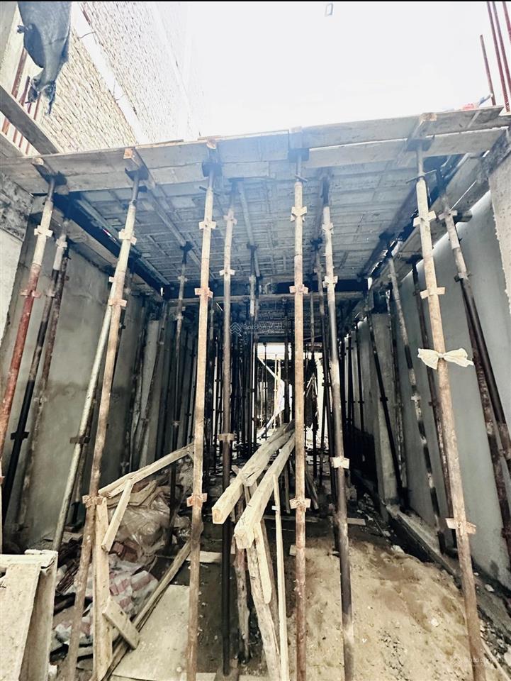 Cần bán nhanh mai dịch, cầu giấy 55m2 mt 4.5m lô góc 2 mặt ngõ đã lên móng