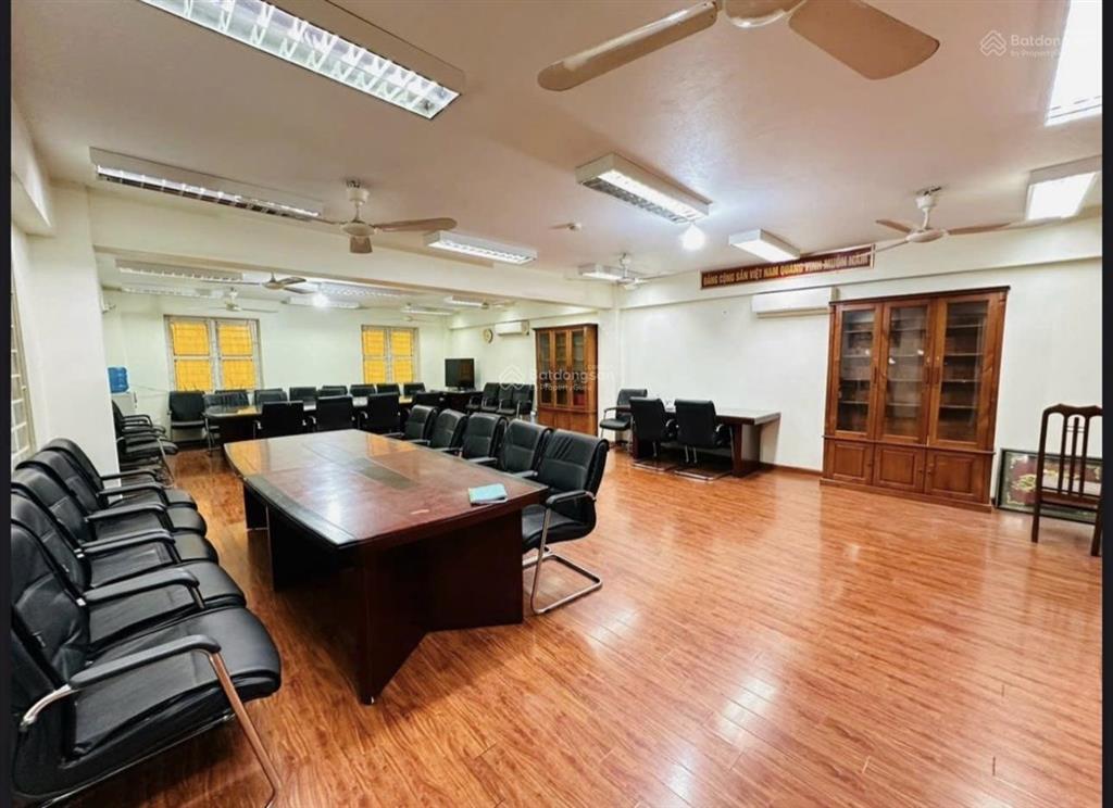 Mặt phố lô góc? hầm thang máy thông sàn kinh doanh đỉnh mặt phố đường lộc 126m 7 tầng 52 tỷ