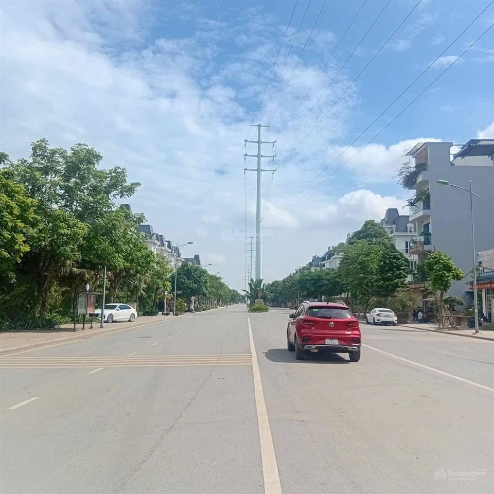 Băn đất đấu giá thị trấn trạm trôi hoài đức mặt đường 33m, sát khu đô thị lideco