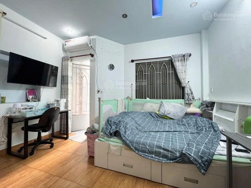 Vị trí siêu đẹp trung tâm quận 1027m2 ngang lớn 4.2m rộng rãi  cách mặt tiền bà hạt 50m6.3 tỷ