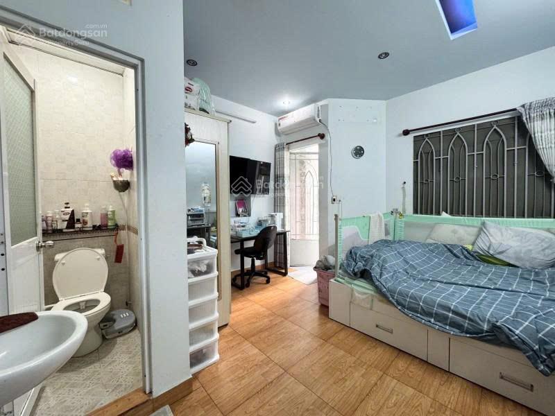 Vị trí siêu đẹp trung tâm quận 1027m2 ngang lớn 4.2m rộng rãi  cách mặt tiền bà hạt 50m6.3 tỷ