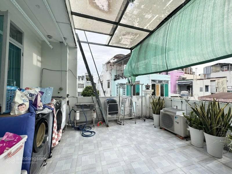 Vị trí siêu đẹp trung tâm quận 1027m2 ngang lớn 4.2m rộng rãi  cách mặt tiền bà hạt 50m6.3 tỷ