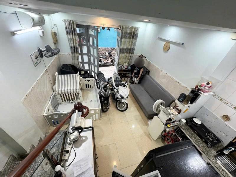 Vị trí siêu đẹp trung tâm quận 1027m2 ngang lớn 4.2m rộng rãi  cách mặt tiền bà hạt 50m6.3 tỷ