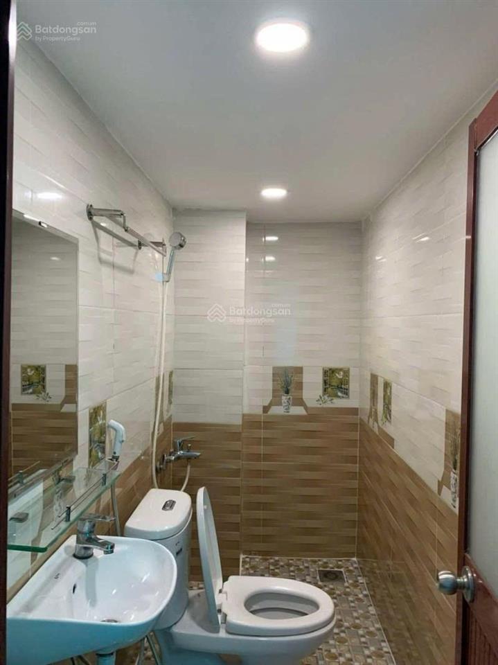 Nhà đẹp ở ngay  mặt tiền thụt  diện tích lớn 80m2 ngang 4 x 20m6.8 tỷ