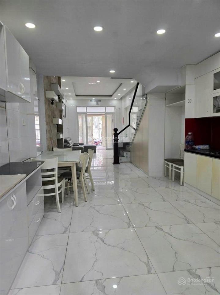 Nhà hẻm 4 tầng xe hơi vào nhà  mặt tiền vườn lài  vị trí đẹp, kinh doanh sầm uất  giá chỉ 9.95tỷ
