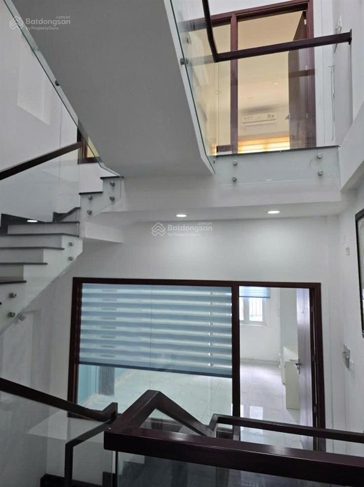 Nhà hẻm 4 tầng xe hơi vào nhà  mặt tiền vườn lài  vị trí đẹp, kinh doanh sầm uất  giá chỉ 9.95tỷ