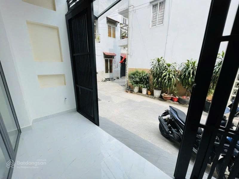 Nhà nguyễn văn yến  chợ phan an sát quận 6 nhà 2 tầng hẻm to sạch đẹp dt vuông vức 4x15 chỉ 7 tỷ