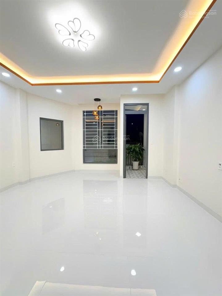 Nhà đẹp ngay khu vip nguyễn thế truyện  tương lai mặt tiền 30m  lô góc  7.35 tỷ5 x 11m2