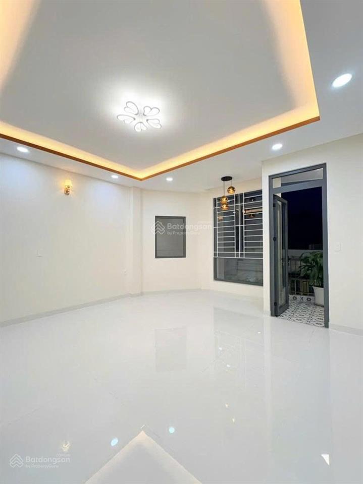 Nhà đẹp ngay khu vip nguyễn thế truyện  tương lai mặt tiền 30m  lô góc  7.35 tỷ5 x 11m2