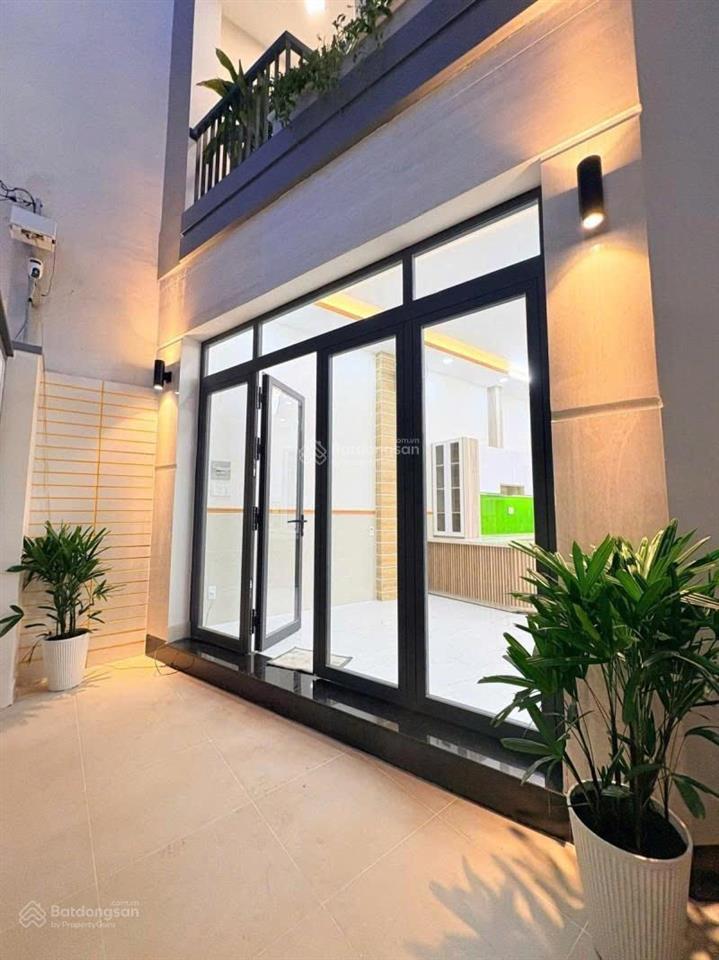 Nhà đẹp ngay khu vip nguyễn thế truyện  tương lai mặt tiền 30m  lô góc  7.35 tỷ5 x 11m2