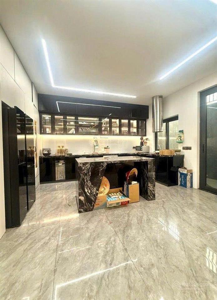 Biệt thự hẻm 10m thoại ngọc hầu, phú thạnh, dt 8x18m, 2 lầu st, giá 26.5 tỷ