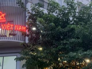 Căn nhà toạ lạc đường vành đai tây phường an khánh q2. cần bán gấp dt 100m ngang 5m giá ngộp. bank