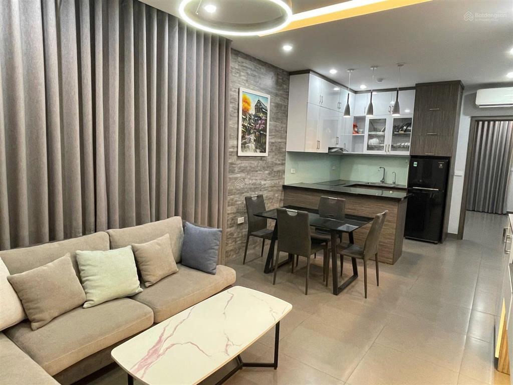 Ngõ 20 lê thanh nghị  đường to ô tô vào tận cửa, phòng ban công rộng view rất đẹp, hiện đại