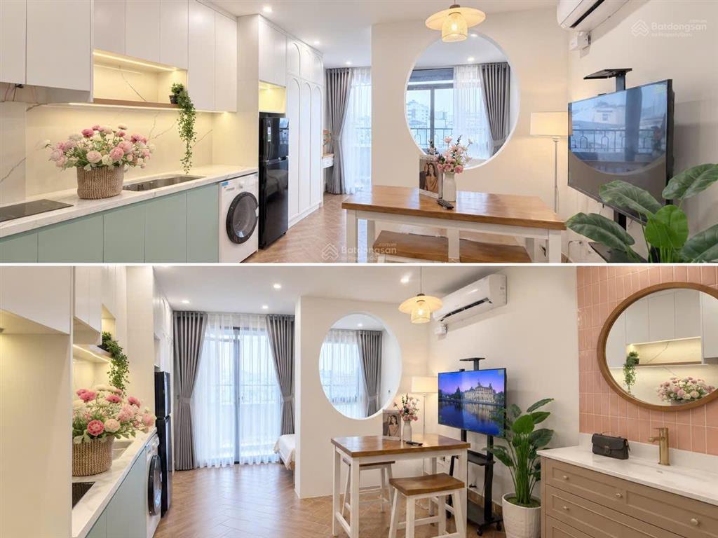 Oto đỗ cửa  không gian yên tĩnh, ban công thoáng
