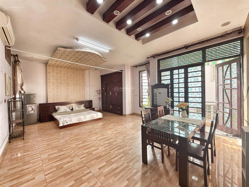 Tòa nhà đặng trần côn  phòng rộng giá rẻ, còn 1 phòng hiếm có