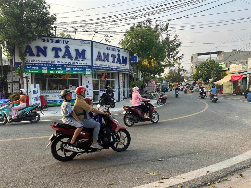 Bán đất mặt tiền vĩnh tân tân uyên  sát vsip 2  đang có thu nhập 58tr/tháng